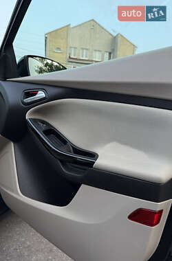 Хэтчбек Ford Focus 2014 в 