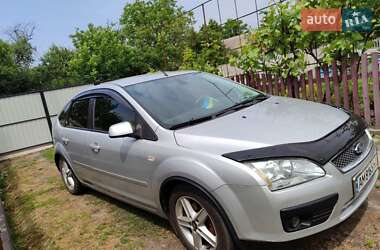 Хэтчбек Ford Focus 2005 в 
