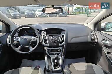 Хэтчбек Ford Focus 2013 в 