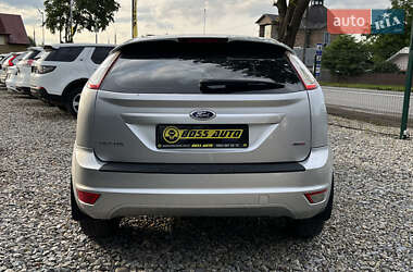 Хэтчбек Ford Focus 2011 в 