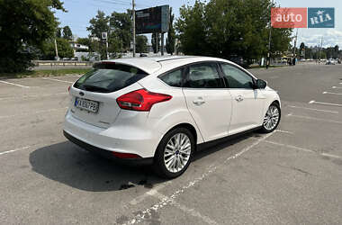 Хэтчбек Ford Focus 2015 в 