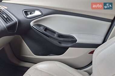 Хэтчбек Ford Focus 2013 в 