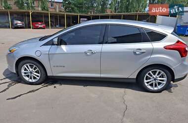 Хэтчбек Ford Focus 2013 в 