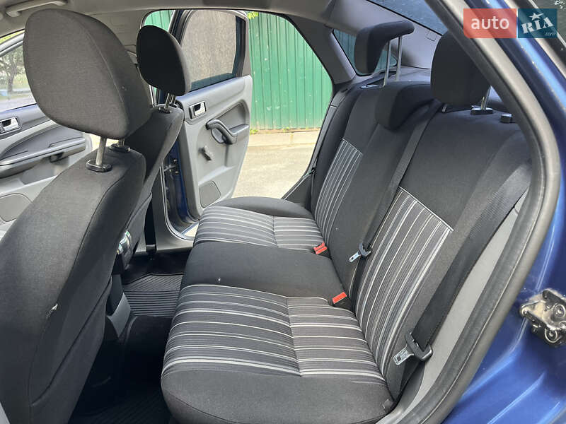 Седан Ford Focus 2008 в Киеве