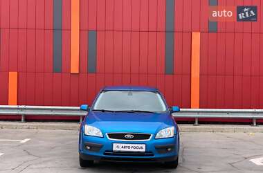 Хэтчбек Ford Focus 2005 в 