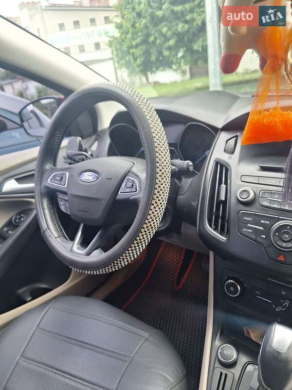 Хэтчбек Ford Focus 2015 в Ивано-Франковске