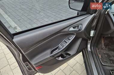 Седан Ford Focus 2015 в 