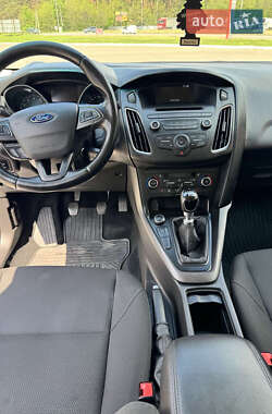 Хэтчбек Ford Focus 2017 в 