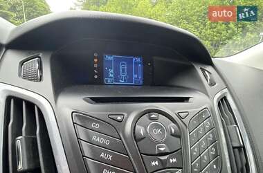 Хэтчбек Ford Focus 2012 в 