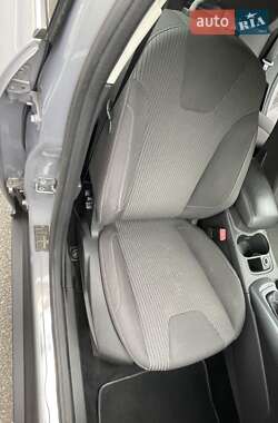 Хэтчбек Ford Focus 2012 в 
