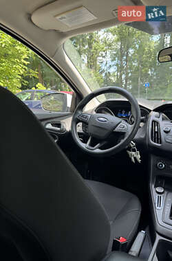 Седан Ford Focus 2016 в 