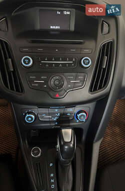 Хэтчбек Ford Focus 2015 в 