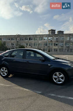 Хэтчбек Ford Focus 2007 в 