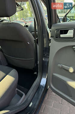 Хэтчбек Ford Focus 2007 в 