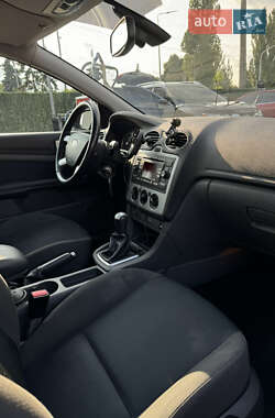 Хэтчбек Ford Focus 2007 в 