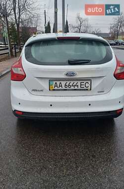 Хэтчбек Ford Focus 2013 в 
