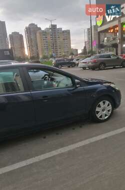 Хэтчбек Ford Focus 2011 в 