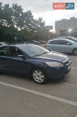 Хэтчбек Ford Focus 2011 в 