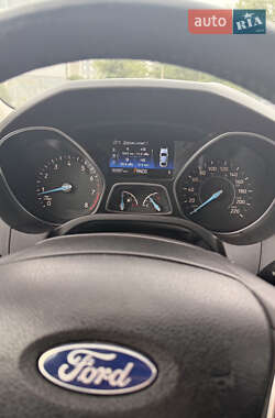 Хэтчбек Ford Focus 2015 в 