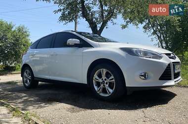 Хэтчбек Ford Focus 2013 в 
