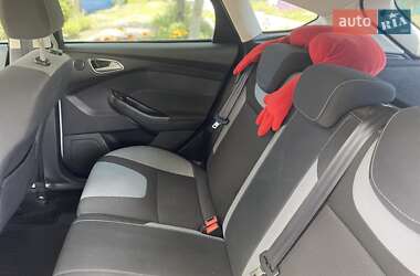 Хэтчбек Ford Focus 2013 в 