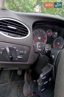 Седан Ford Focus 2006 в 