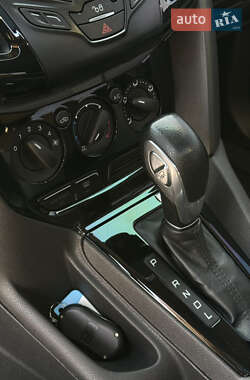 Хэтчбек Ford Focus 2011 в 