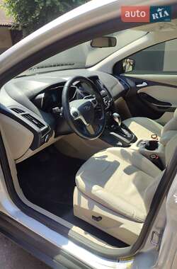 Хэтчбек Ford Focus 2014 в 