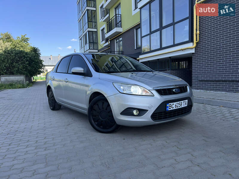 Седан Ford Focus 2010 в Жовкве
