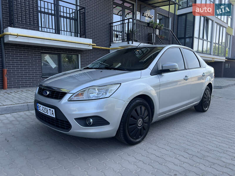 Седан Ford Focus 2010 в Жовкве