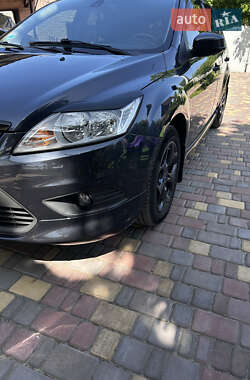 Хэтчбек Ford Focus 2008 в 
