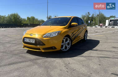 Хэтчбек Ford Focus 2014 в Киеве