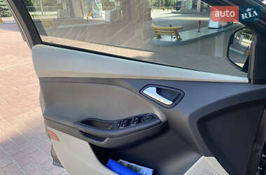 Седан Ford Focus 2012 в 