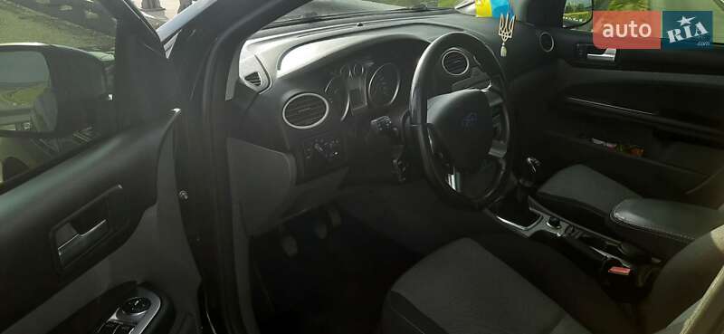 Седан Ford Focus 2010 в Кобеляках