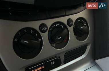 Хэтчбек Ford Focus 2014 в 