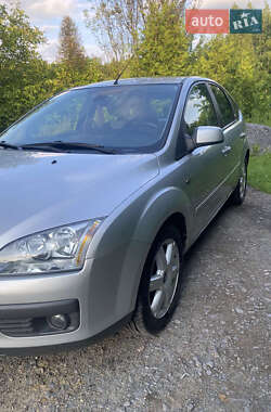 Хэтчбек Ford Focus 2006 в 