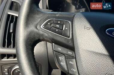 Хэтчбек Ford Focus 2016 в 