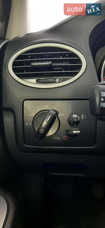 Седан Ford Focus 2010 в Кобеляках