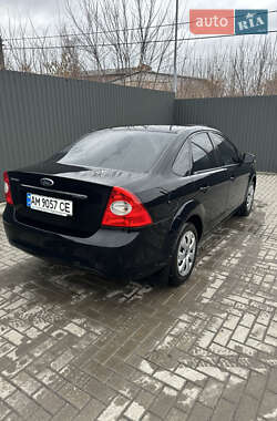Седан Ford Focus 2010 в Олевске