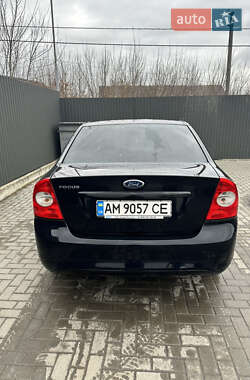 Седан Ford Focus 2010 в 