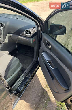 Седан Ford Focus 2010 в 