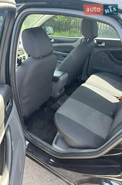Седан Ford Focus 2010 в 