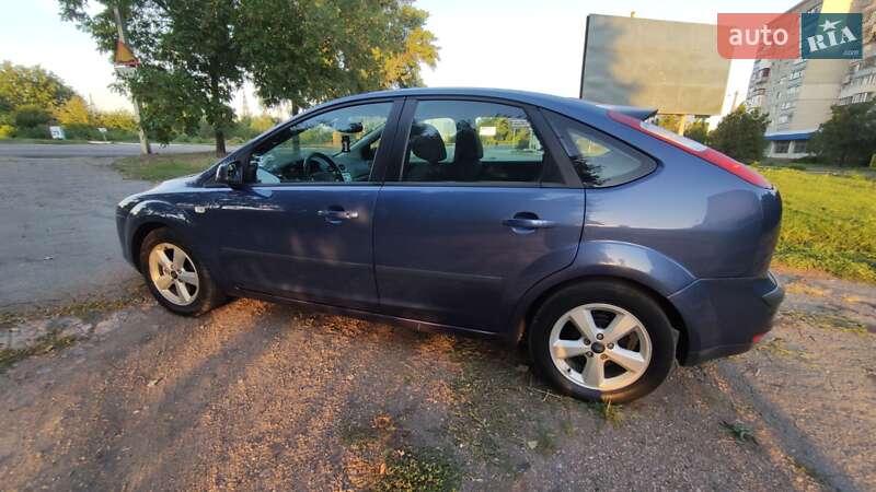 Хэтчбек Ford Focus 2005 в Первомайске