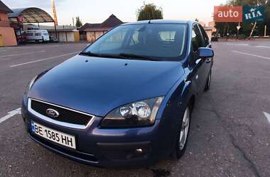 Хэтчбек Ford Focus 2005 в 