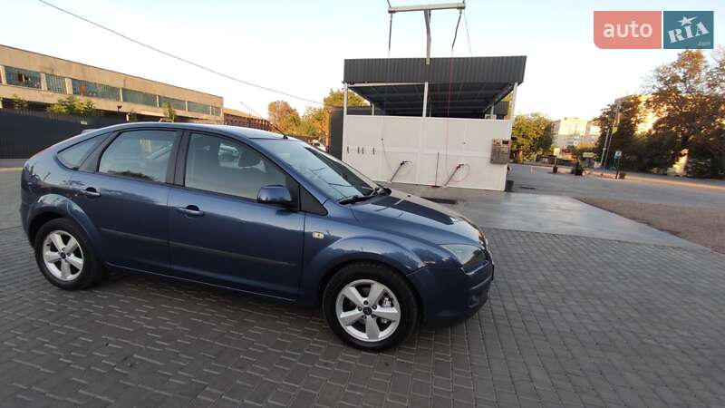 Хэтчбек Ford Focus 2005 в Первомайске