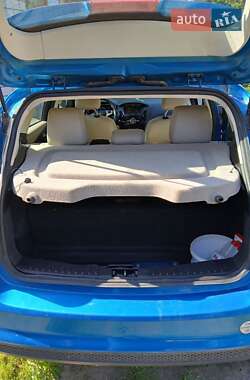 Хэтчбек Ford Focus 2012 в 