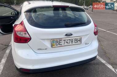 Хэтчбек Ford Focus 2013 в 