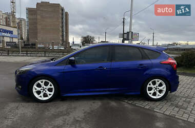 Хэтчбек Ford Focus 2013 в 