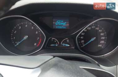 Седан Ford Focus 2011 в 