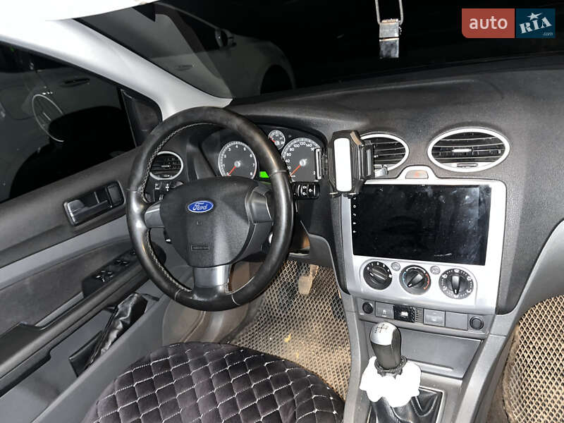Хэтчбек Ford Focus 2005 в Днепре